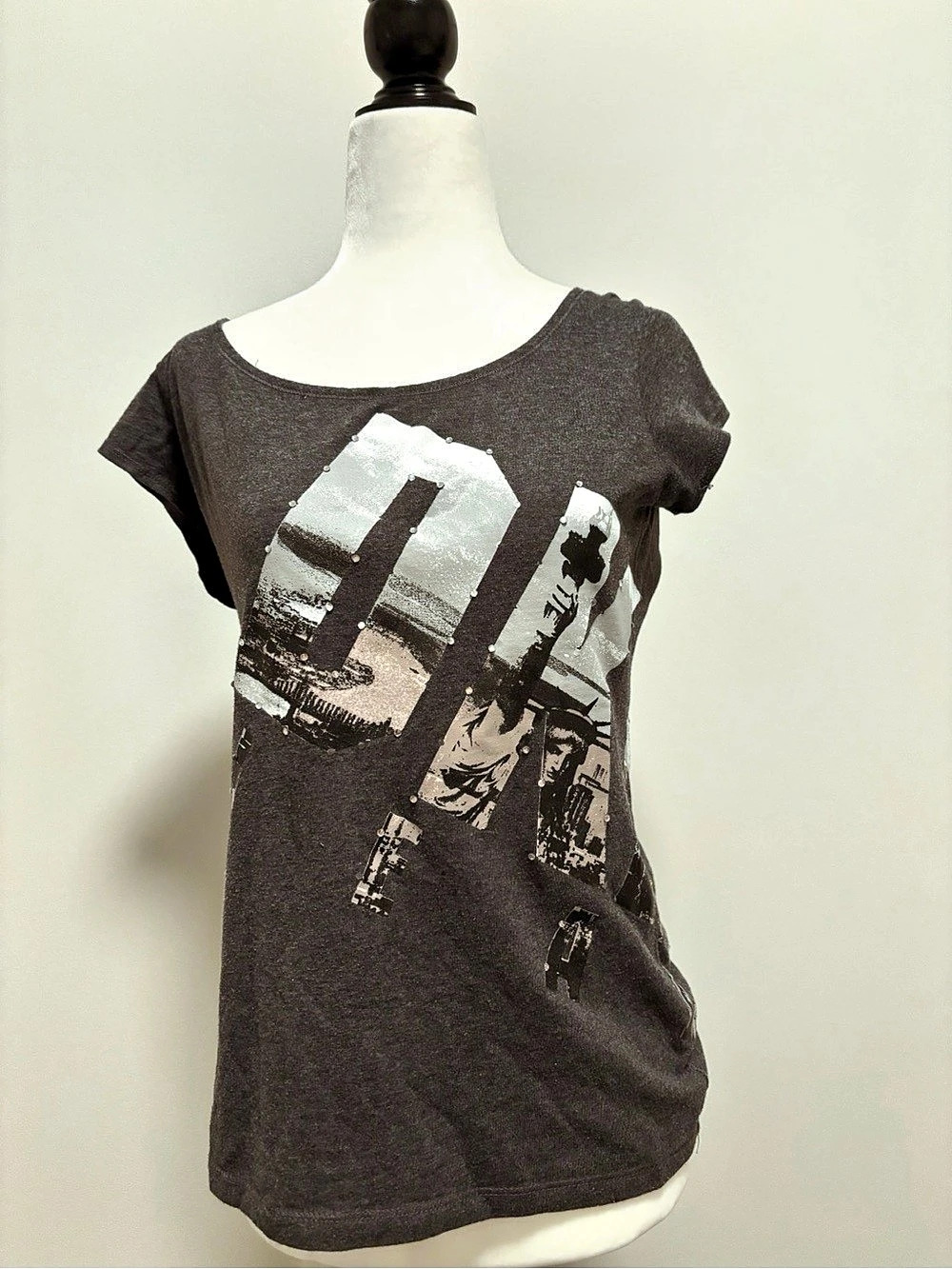 DKNY Bedazzled Graphic Short Sleeve Tee in Gray Approx Size Small